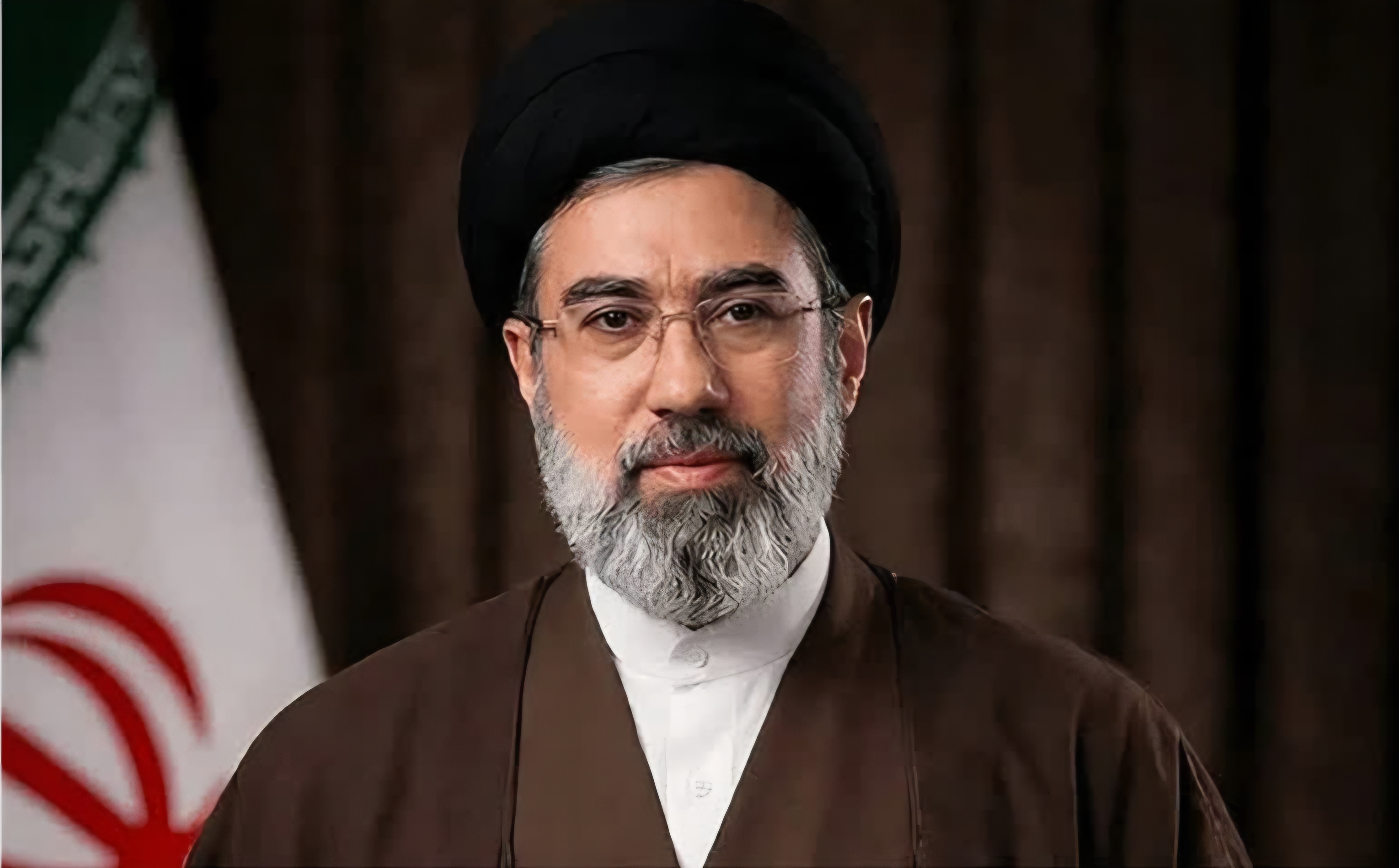 اعلام بیعت ۷۰۰ نفر از نخبگان ومدال آوران ورزش کشور با سومین رهبر انقلاب اسلامی