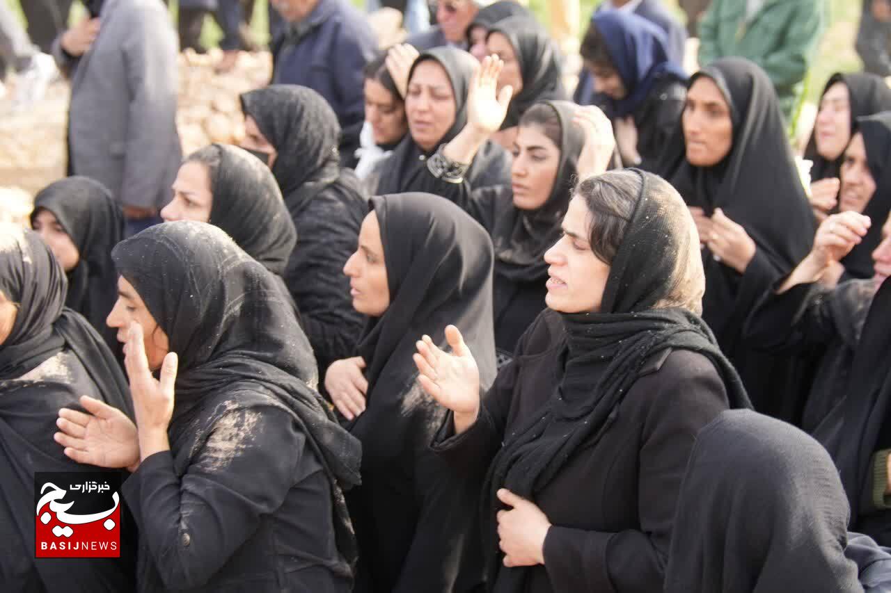 وداع باشکوه با خانواده ۶ نفره شهدای روستای انگُز خرم‌آباد