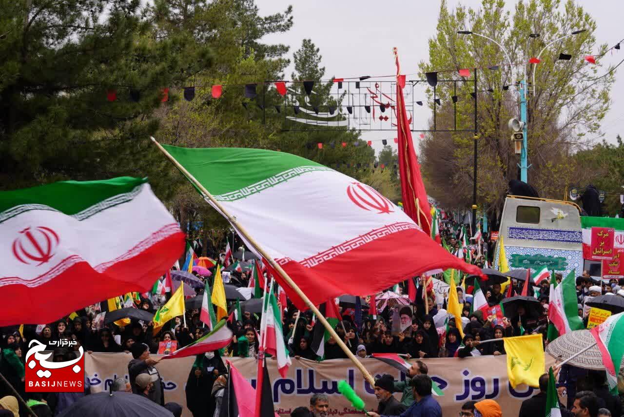 حضور بی‌نظیر کرمانی‌های ولایت‌مدار