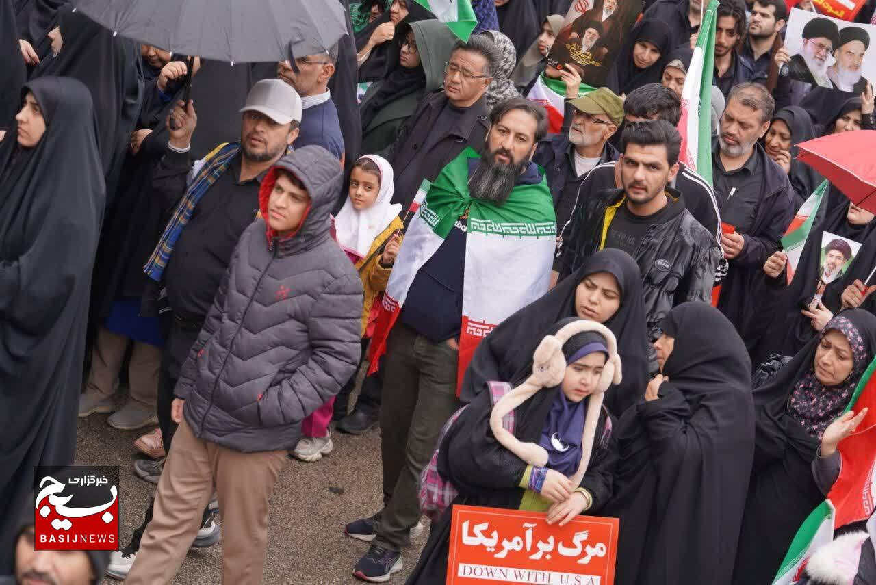 حضور بی‌نظیر کرمانی‌های ولایت‌مدار