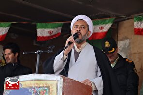 خون شهدا انقلاب اسلامی را بیمه کرده است/دشمن از اتحاد و اقتدار ملت ایران واهمه دارد