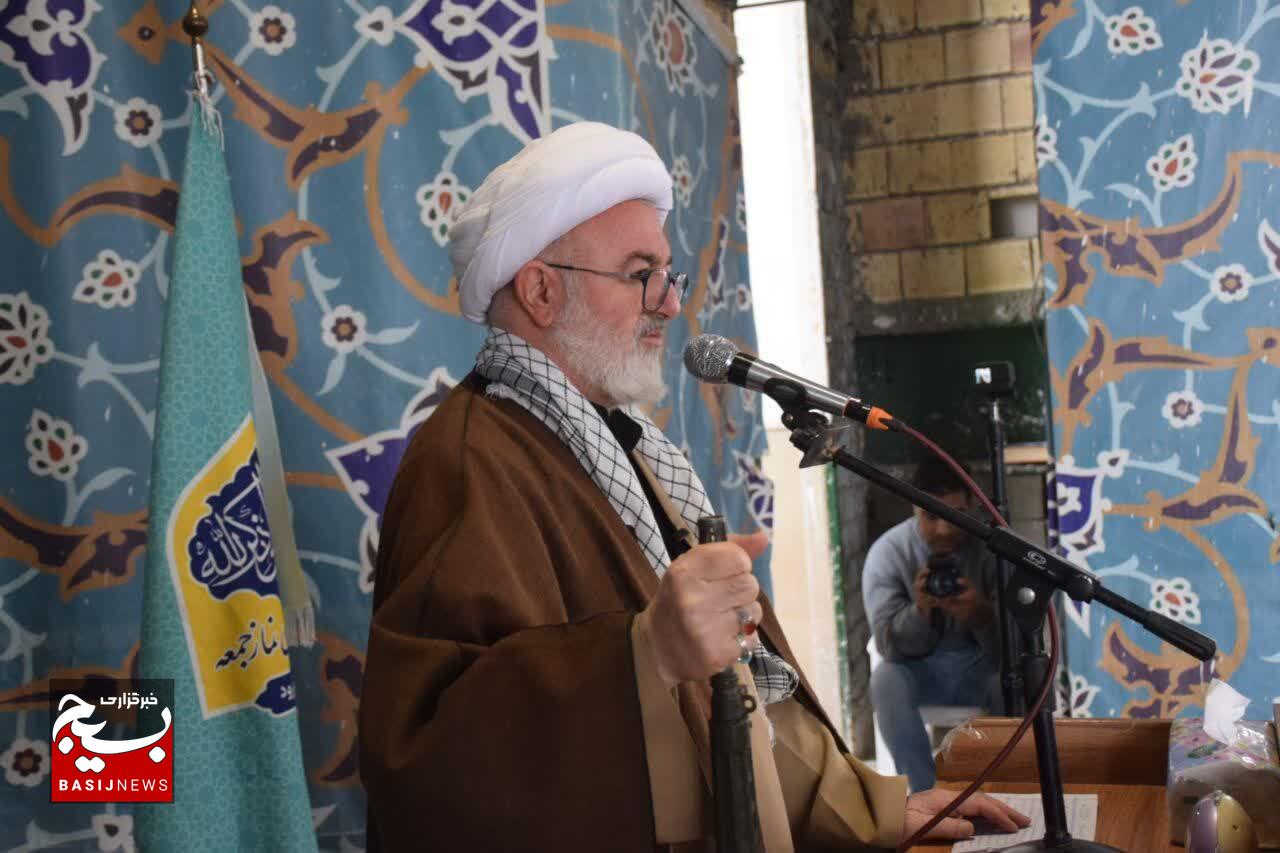 تأکید امام جمعه شاهرود بر حفظ وحدت و هوشیاری در برابر دشمن
