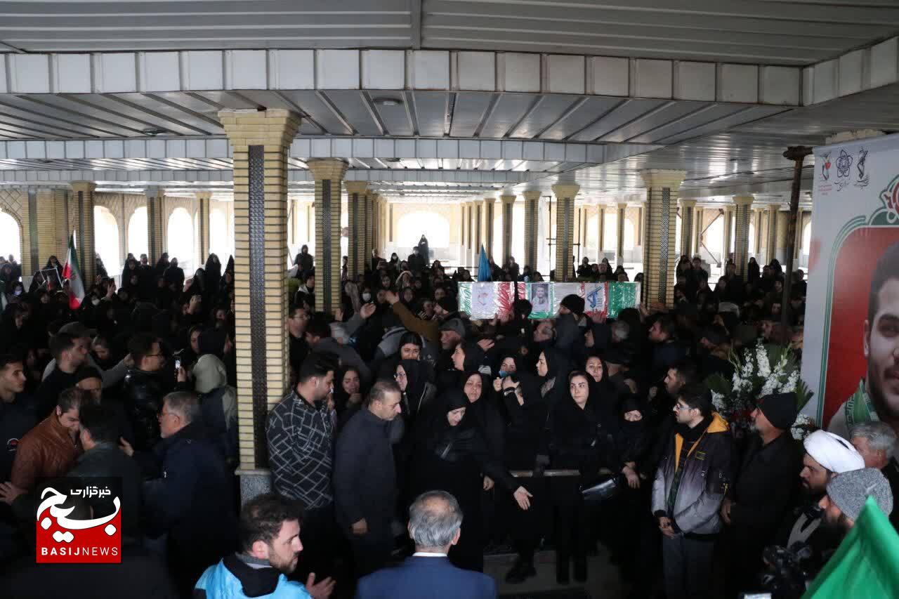 تشیع پیکر مطهر شهید سرافراز وطن شهید امیرحسام انصاری 