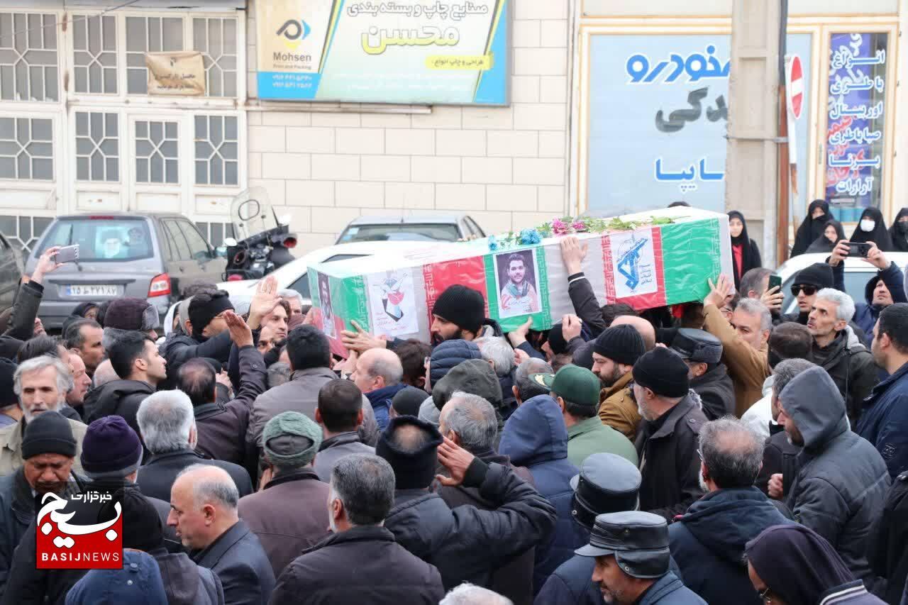 تشیع پیکر مطهر شهید سرافراز وطن شهید امیرحسام انصاری 