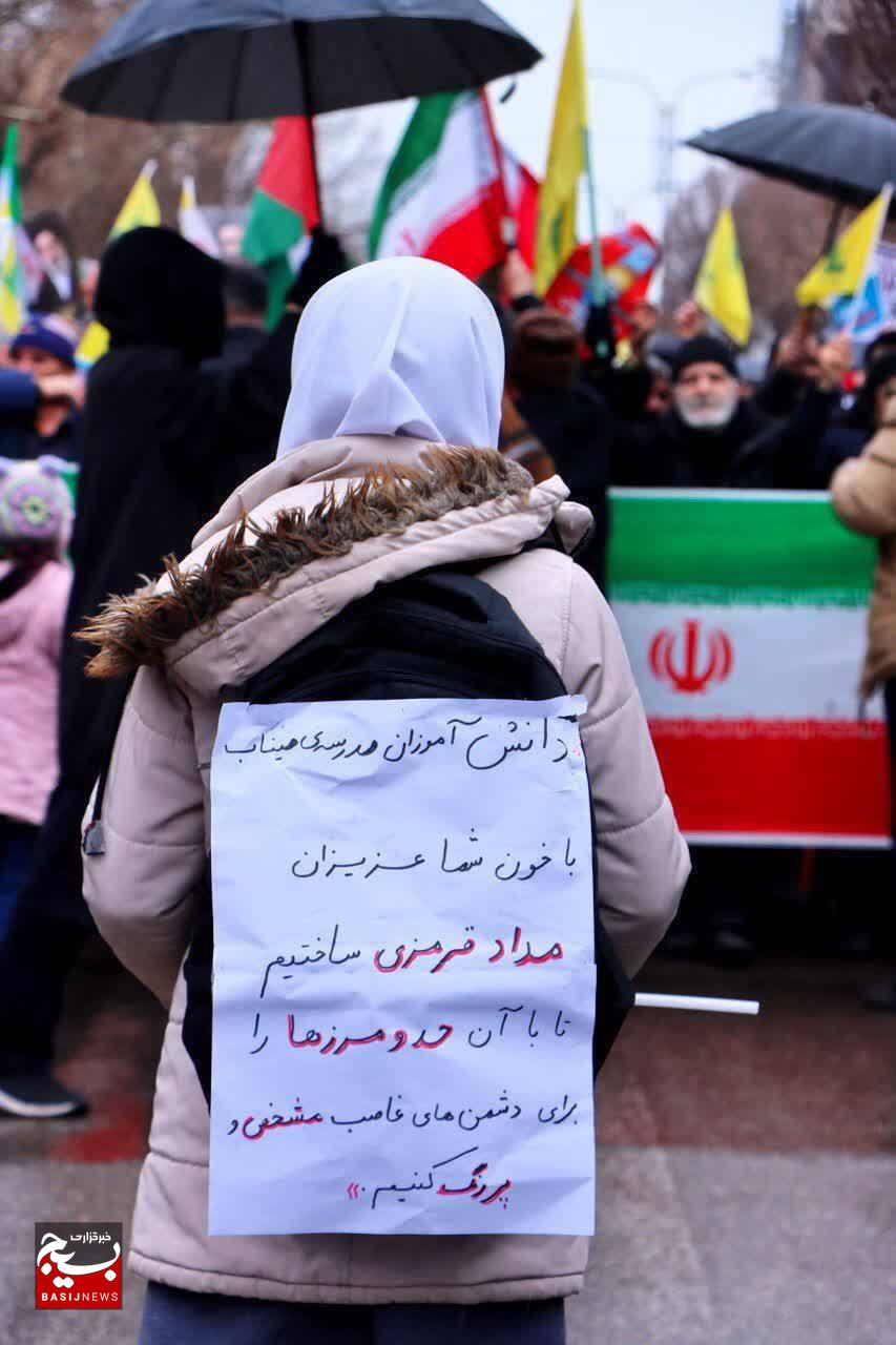حضور کودکان و نوجوانان با کوله پشتی در راهپیمایی روز قدس