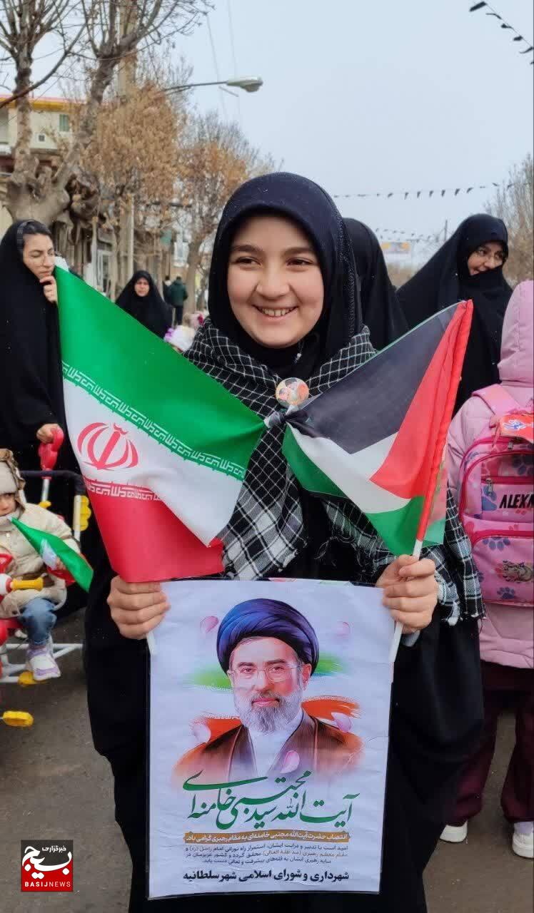حضور کودکان و نوجوانان با کوله پشتی در راهپیمایی روز قدس