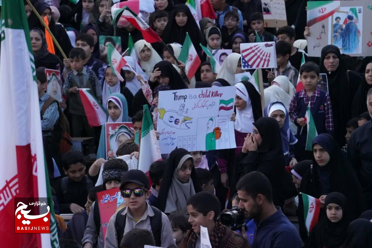 دانش‌آموزان کرمانی خونخواه هم‌کلاسی‌های مینابی خود شدند 