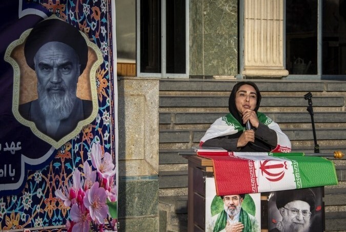 بیعت اصاب رسانه و هنرمندان شیرازی با رهبر انقلاب + عکس