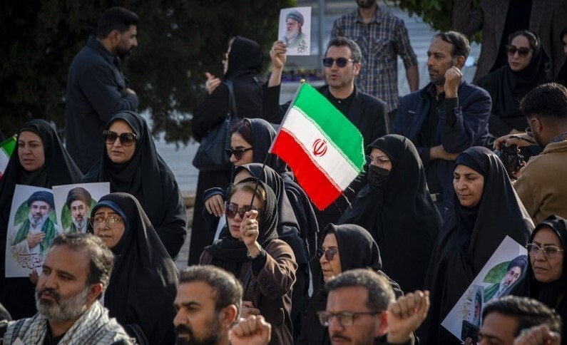 بیعت اصاب رسانه و هنرمندان شیرازی با رهبر انقلاب + عکس