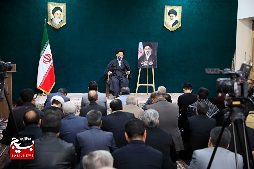 بیعت جمعی از بازاریان و معتمدان خراسان جنوبی با رهبر معظم انقلاب