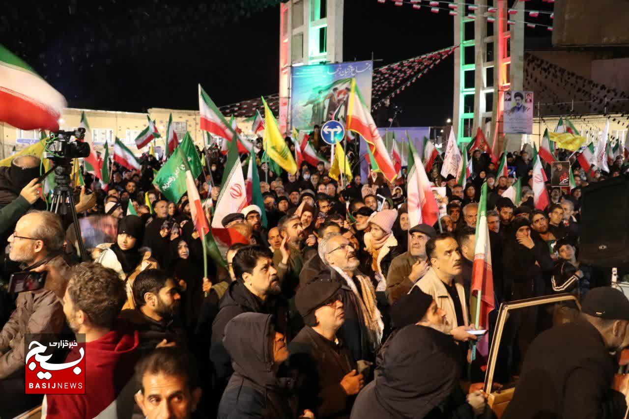زنجانی‌ها در عزای امام امت همچنان در خیابان‌ها حضور دارند