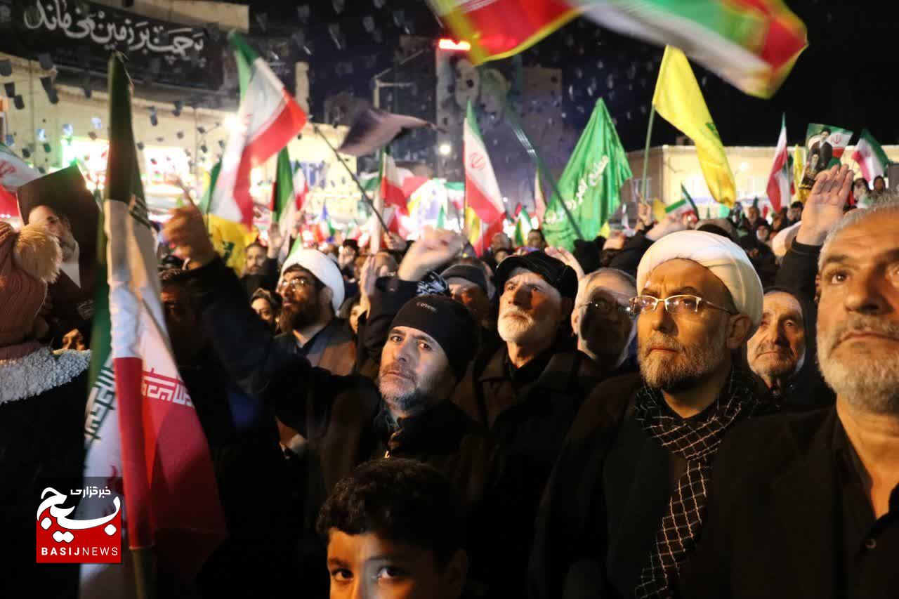 زنجانی‌ها در عزای امام امت همچنان در خیابان‌ها حضور دارند