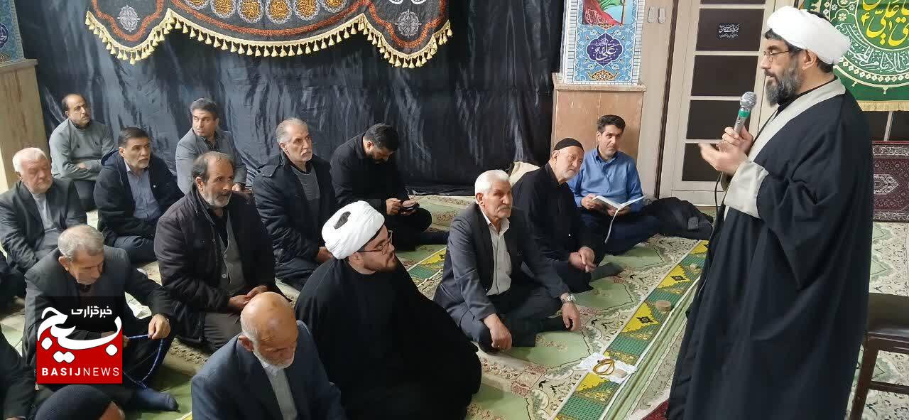 هدف آمریکا تجزیه ایران و غارت نفت است