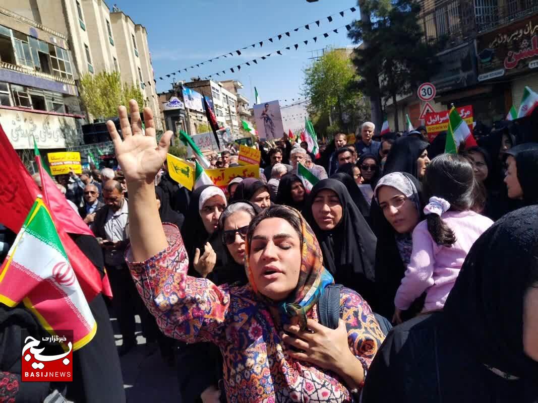 شیراز، امروز پیکر ۲۴ شهید ناو «دنا» و ۱۴ شهید «اقتدار فارس» را تا آسمان به دوش کشید +عکس