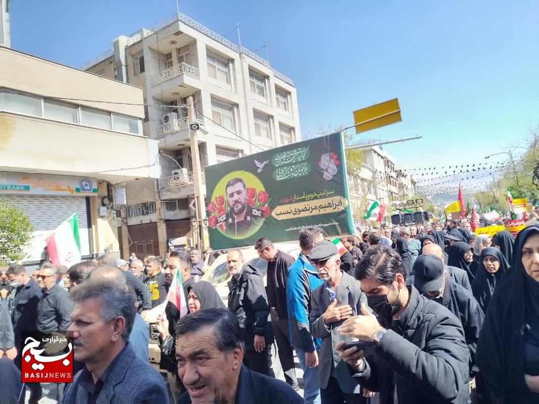 شیراز، امروز پیکر ۲۴ شهید ناو «دنا» و ۱۴ شهید «اقتدار فارس» را تا آسمان به دوش کشید +عکس