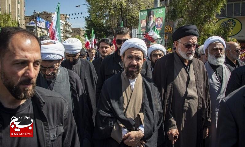 شیراز، امروز پیکر ۲۴ شهید ناو «دنا» و ۱۴ شهید «اقتدار فارس» را تا آسمان به دوش کشید +عکس