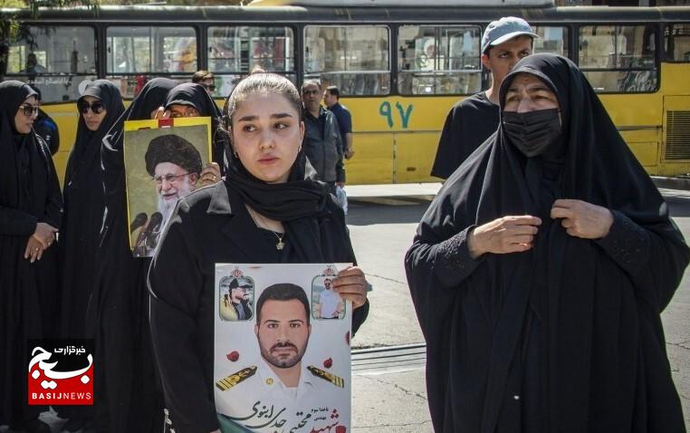 شیراز، امروز پیکر ۲۴ شهید ناو «دنا» و ۱۴ شهید «اقتدار فارس» را تا آسمان به دوش کشید +عکس