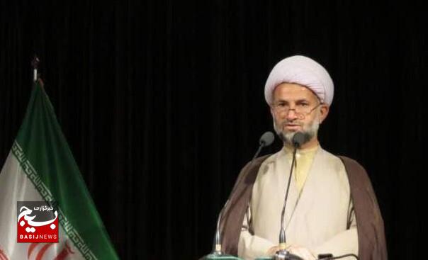 مقبولیت عبادت در گرو معرفت و نیت الهی است