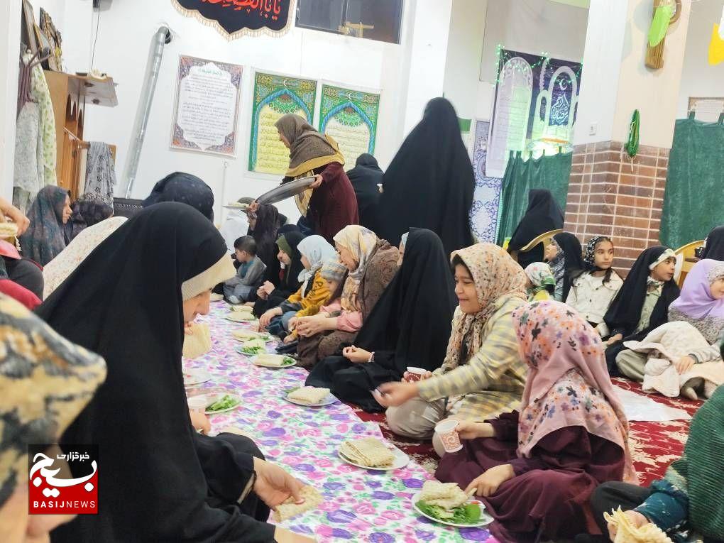 ضیافت مهربانی در مساجد کرمان؛ افطاری‌های ساده، کام روزه‌داران را شیرین کرد