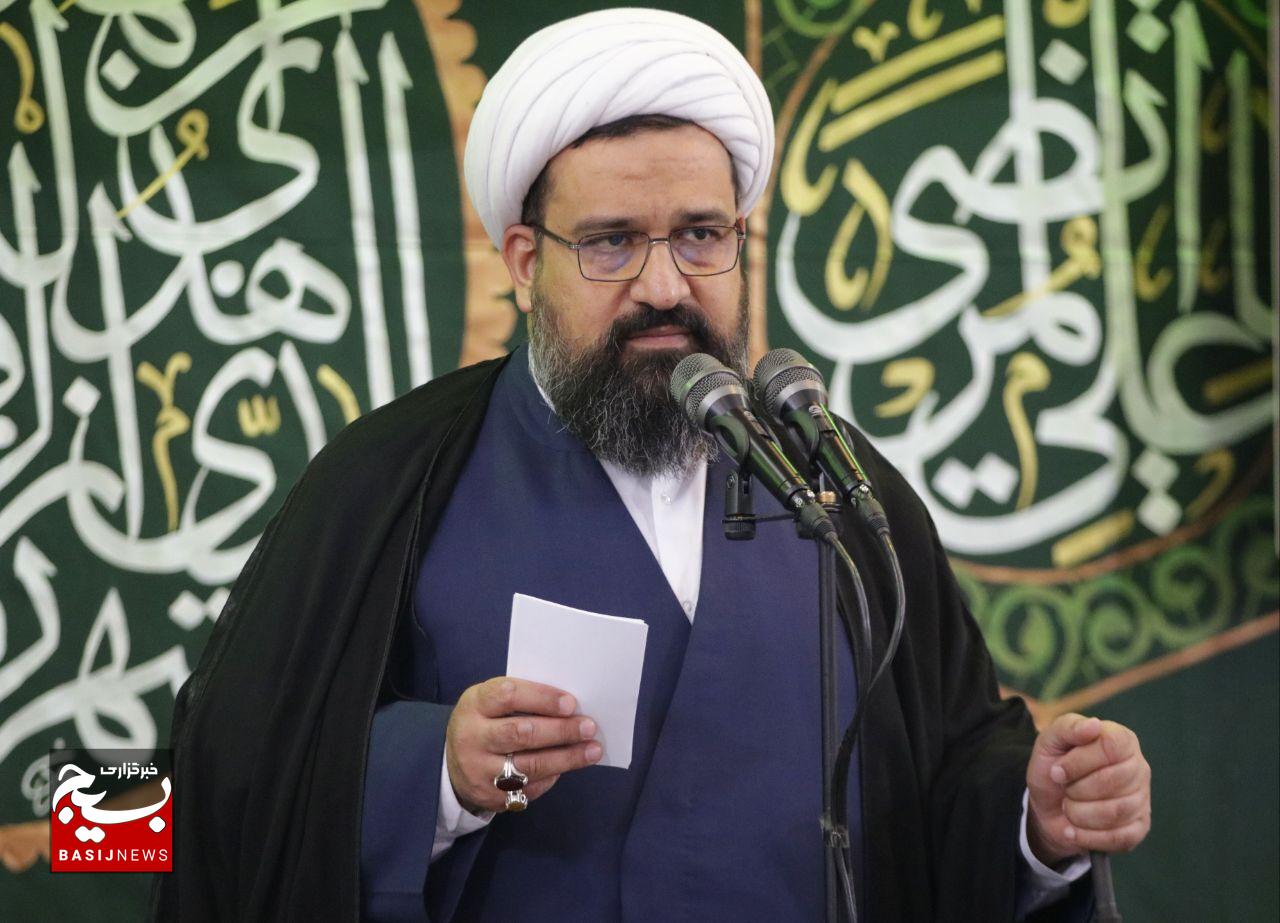 دشمن به دنبال فروپاشی اخلاقی جامعه از طریق فضای مجازی است