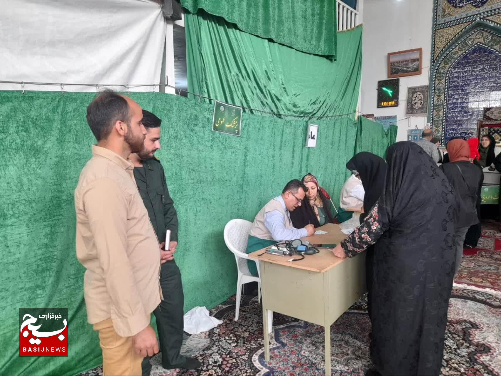 خدمت به عشق رضا؛ مهرورزی پزشکان خادم در دل شریفآباد خدمت به عشق رضا؛ مهرورزی پزشکان خادم در دل شریفآباد