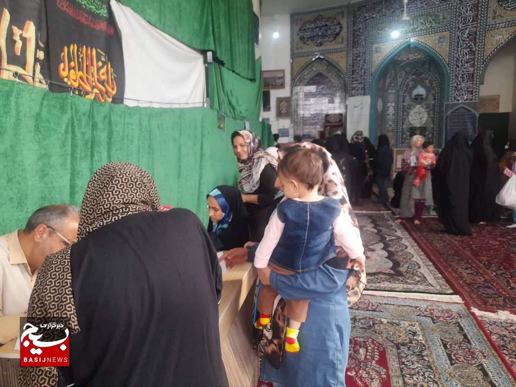 خدمت به عشق رضا؛ مهرورزی پزشکان خادم در دل شریفآباد خدمت به عشق رضا؛ مهرورزی پزشکان خادم در دل شریفآباد