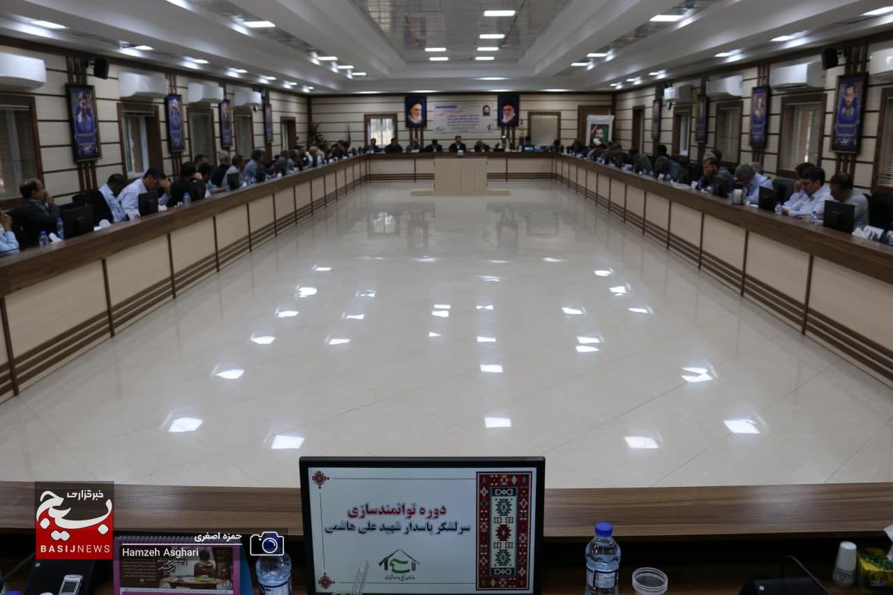طرح ملی زیست بوم اشتغال و تولید عشایر برنامه جامع جهت خدمات رسانی تخصصی به عشایر کشور خواهد بود.
