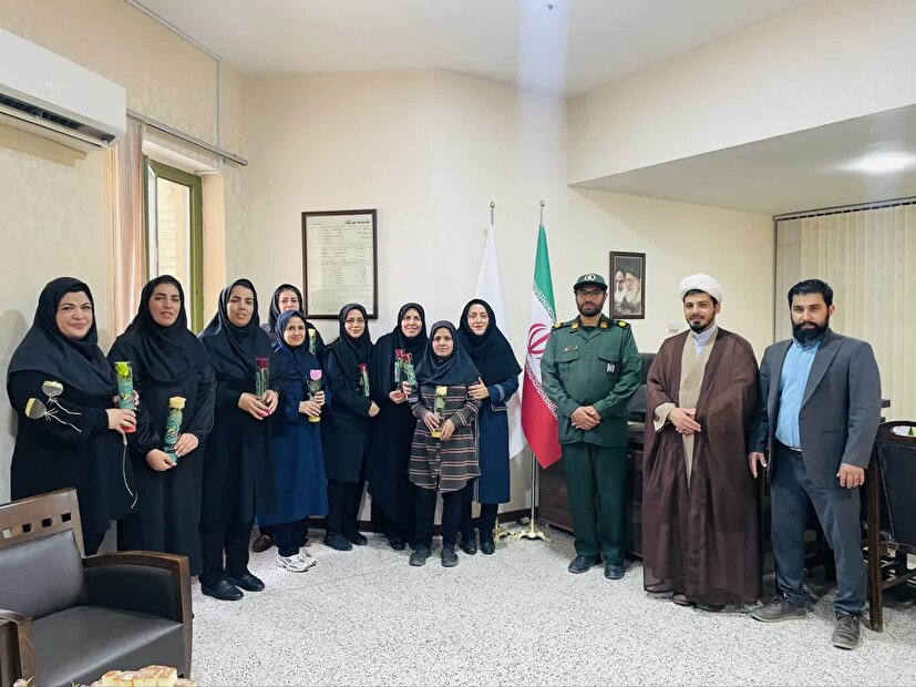 بسیج طلاب یزد قدردان معلمان شد؛ تجلیل از سنگربانان علم و تربیت