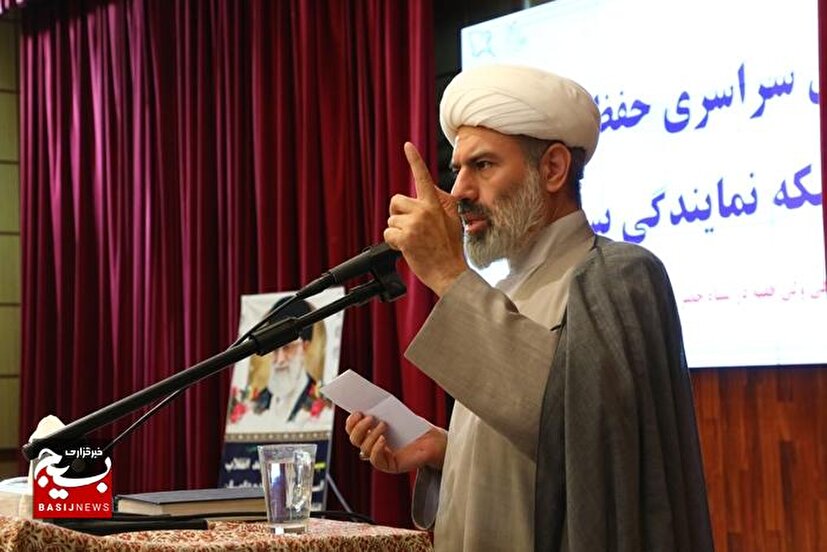 همایش انسجام شبکه نمایندگی بسیج  و جشنواره مالک اشتر نمایندگی  ولی فقیه در سپاه حضرت عباس (ع) برگزار شد.