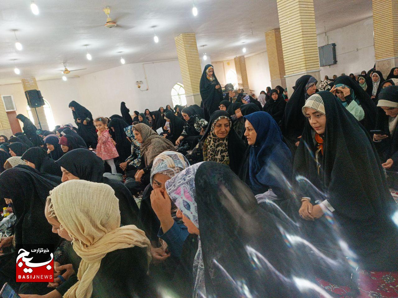 بقاع متبرکه باید به قطب‌های فرهنگی تبدیل شوند