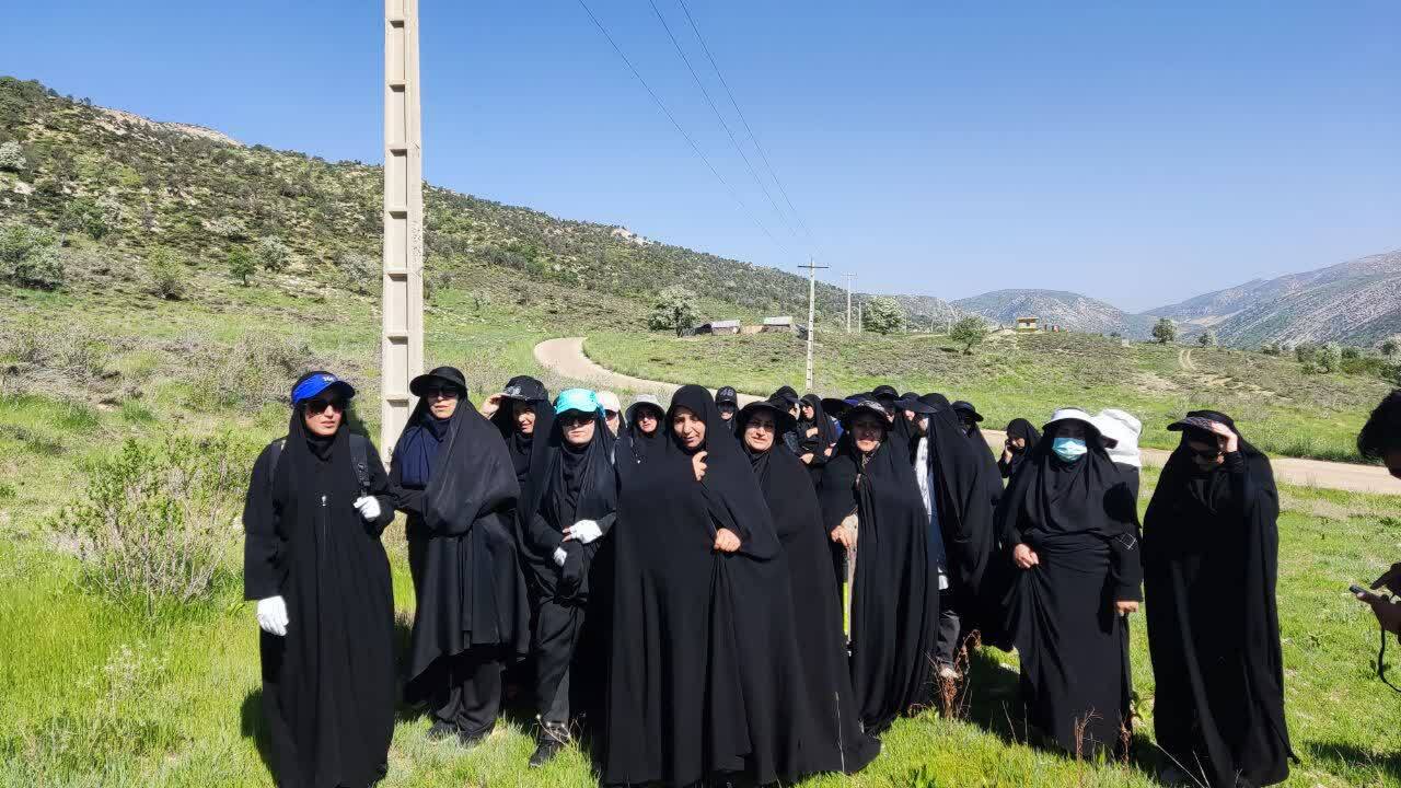 کوهنوردی کارکنان خواهر شاغل درسپاه فتح + ( فیلم و تصاویر)