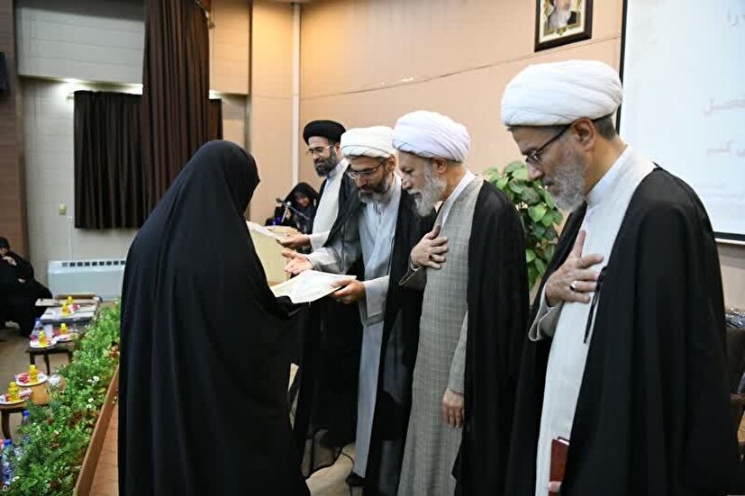 امروز روز تجدید عهد با ارزش‌های معلمی است و توفیق برای اینکه معلمان شاخصی باشیم