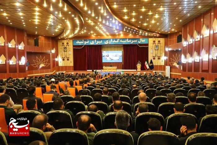 تمرکز در آثار شهید مطهری موجب رشد فکری انسان شده و این مهمترین عامل جهاد تبیین است. تمرکز در آثار شهید مطهری موجب رشد فکری انسان شده و این مهمترین عامل جهاد تبیین است.
