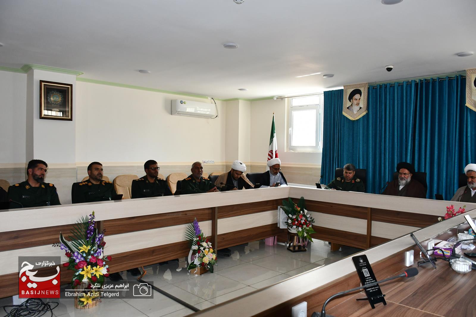 دیدار هیئت رئیسه سپاه فتح با نماینده رهبر معظم انقلاب در استان/ آیت الله حسینی: سپاه بازوی قدرتمند نظام است