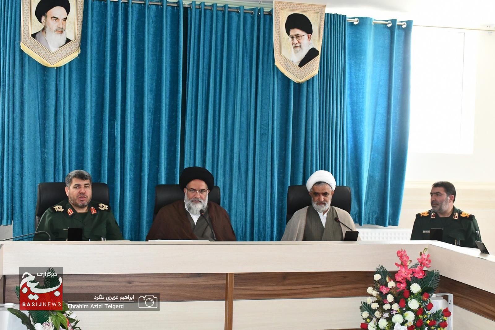 دیدار هیئت رئیسه سپاه فتح با نماینده رهبر معظم انقلاب در استان/ آیت الله حسینی: سپاه بازوی قدرتمند نظام است