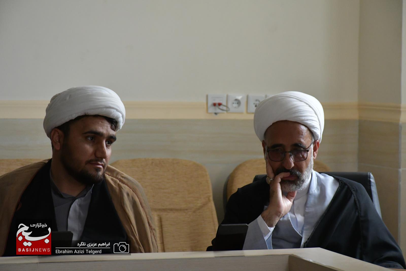دیدار هیئت رئیسه سپاه فتح با نماینده رهبر معظم انقلاب در استان/ آیت الله حسینی: سپاه بازوی قدرتمند نظام است