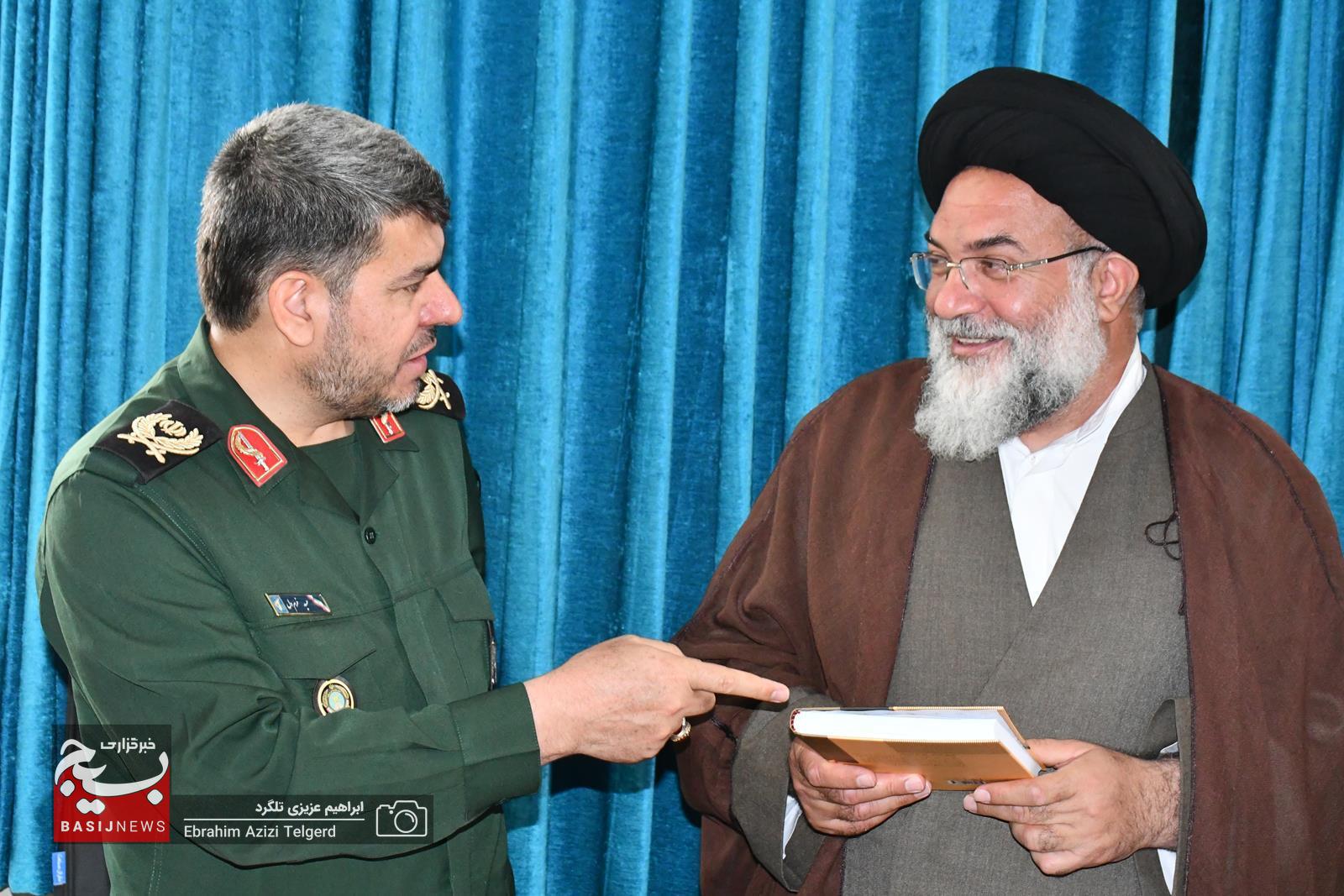 دیدار هیئت رئیسه سپاه فتح با نماینده رهبر معظم انقلاب در استان/ آیت الله حسینی: سپاه بازوی قدرتمند نظام است