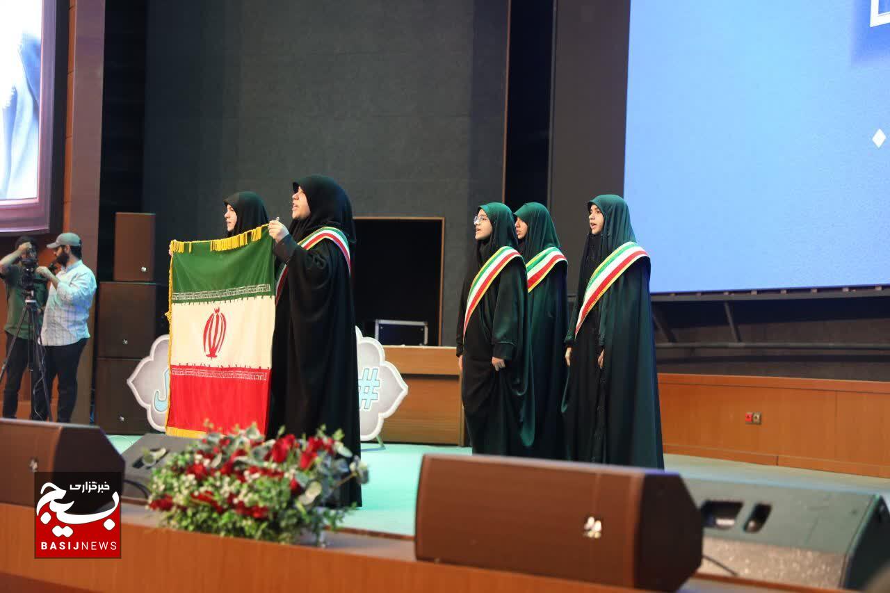 جشن بزرگ هفته معلم مدارس الگوی صالح