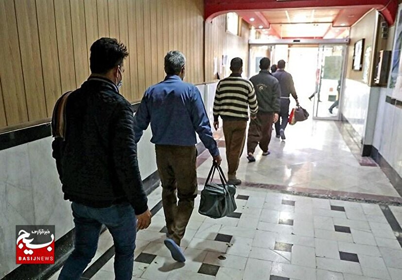 شبی که محله حیدرآباد، زندانیان را به آغوش خانواده بازگرداند؛ از نیّت جماعت مسجد تا جمع آوری ۲۰ میلیون...