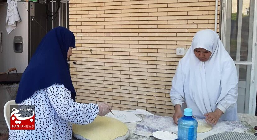 توزیع بیش از 700 قرص نان  به همت گروه های جهادی شهید اسدی