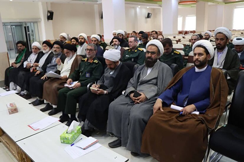 جلسه استادیاران و شبکه صالحین استان ایلام