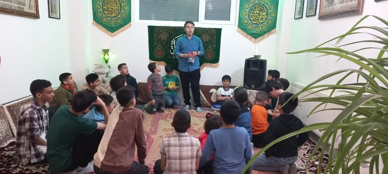 طلبه بسیجی با تبدیل آپارتمان شخصی به کانون فرهنگی، امید را به محله هدیه کرد
