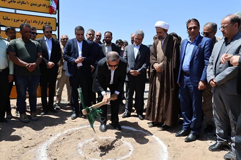آیین کلنگ‌زنی نخستین نیروگاه خورشیدی ۱۰ مگاواتی زیرکوه با اعتبار ۴۵۰ میلیارد تومان