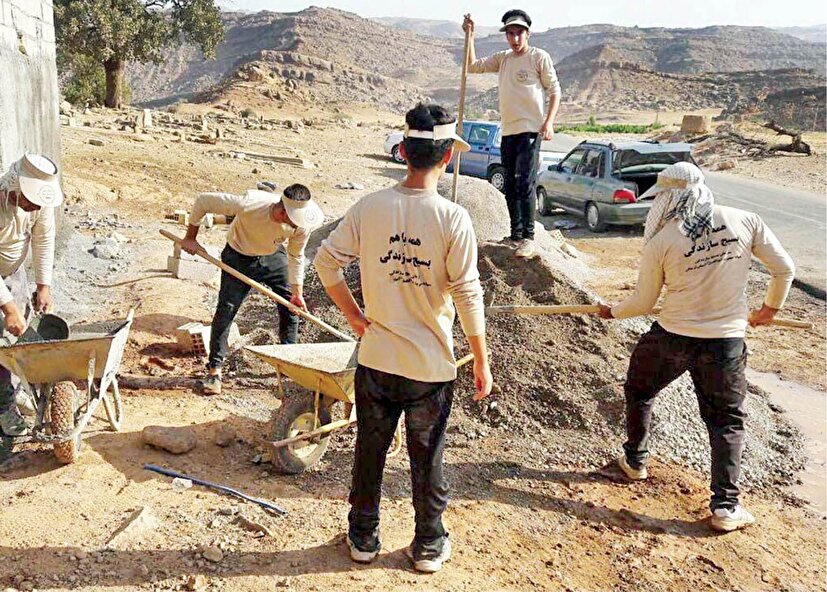 اندیشه مبارک بسیج یعنی مسیر فرج کاروان انسانی، که به سازندگی شناخته می‌شود