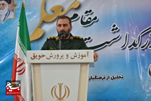 معلمان، ستون اصلی تربیت جامعه هستند