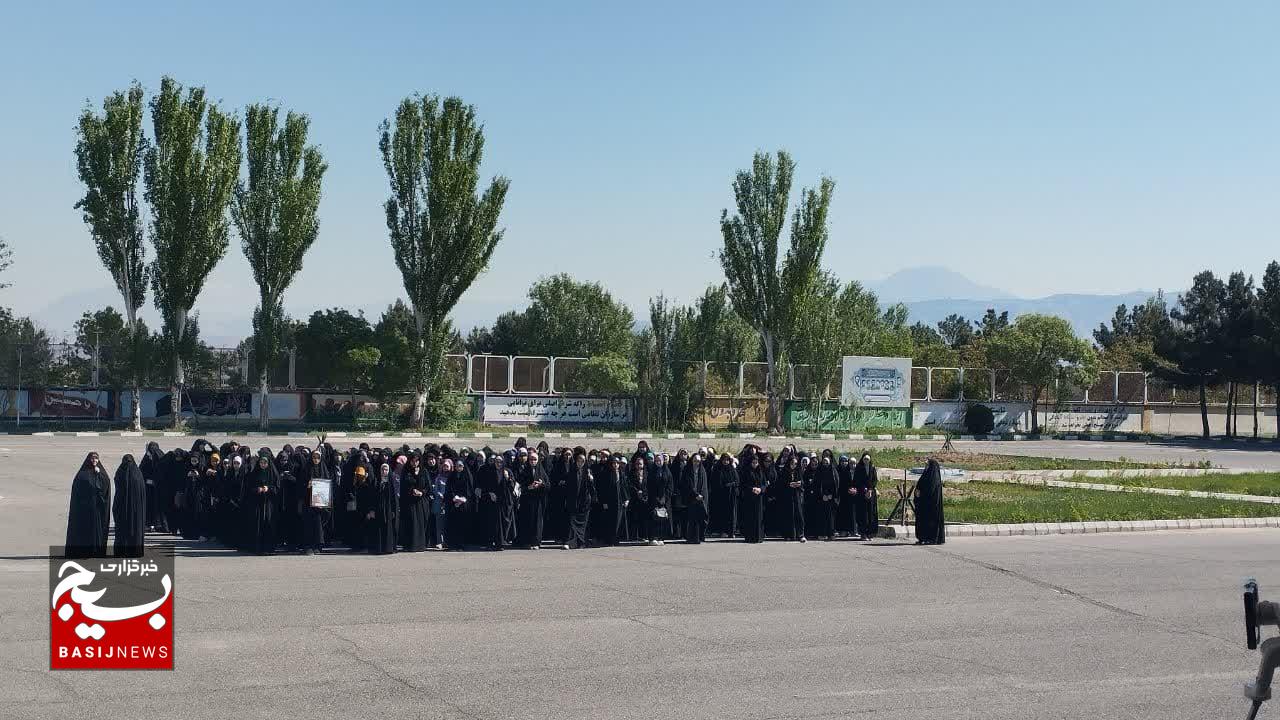 دختران ایران زمین، نگهبانان حقیقی دین و انقلاب هستند دختران ایران زمین، نگهبانان حقیقی دین و انقلاب هستند