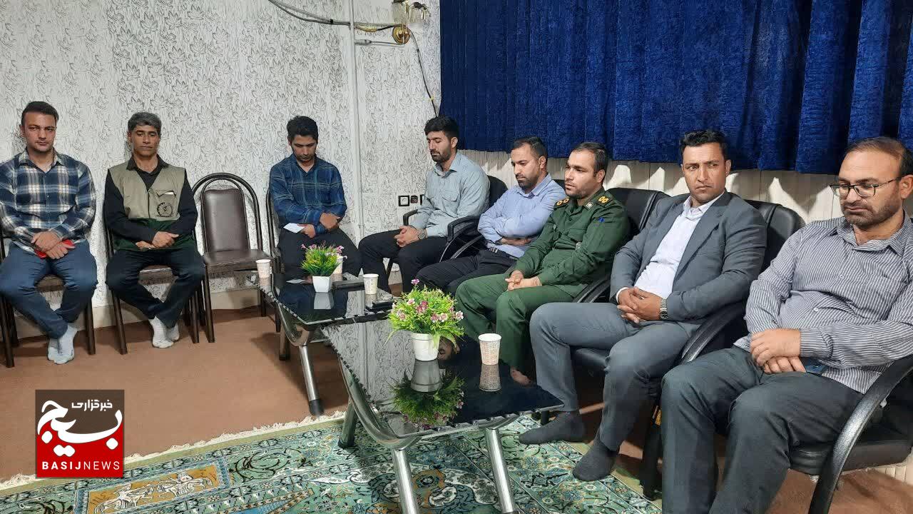 دیدار فرمانده سپاه رومشکان و گروه‌های جهادی با امام جمعه این شهرستان