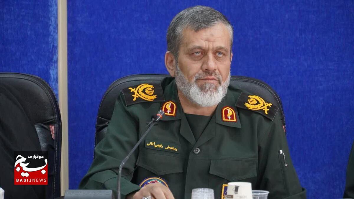 سپاه پاسداران، یک نیروی ایمانی مقتدر تحت امر ولی خداست+عکس
