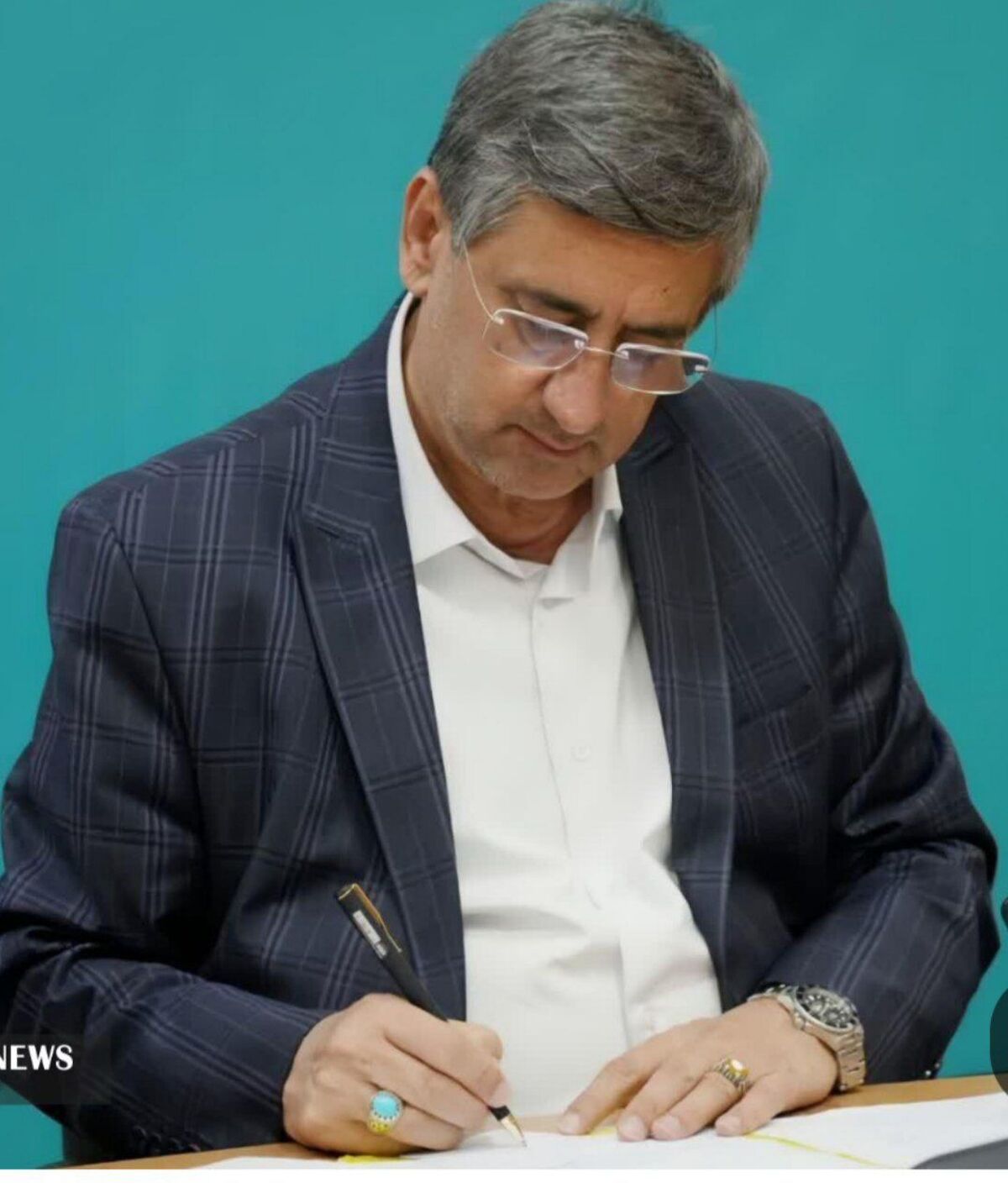 پیام استاندار لرستان به مناسبت سالروز تاسیس نهاد مقدس سپاه پاسداران انقلاب اسلامی