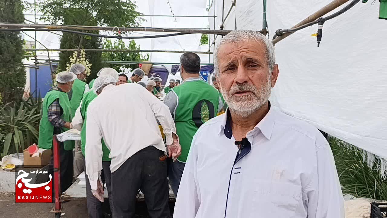 لقمه‌های عشق که به دست عاشقان ثامن الحجج تهیه می شود/طبخ و توزیع روزانه ۳۰ هزار طعام در جوار بارگاه رضوی